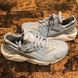 Nike Air Huarache Women’s size 6.5